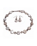 Parure ( collier + boucles d'oreilles )  nacre grise et perles a facettes translucide