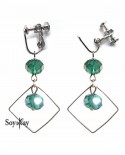 losange argenté et perle vert émeraude en boucles d'oreilles clip