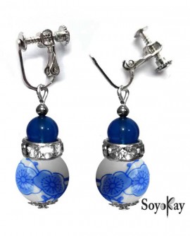 Porcelaine bleu et cristal - boucles dormeuse ou pour oreilles non perçées