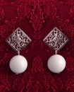 Boucles d'oreilles Losange dentelle argentée et perle blanche
