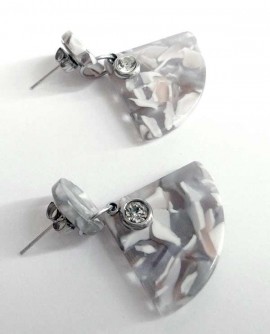 Boucles d'oreilles puces "écaille de tortue", éventail gris clair