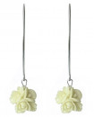 boucles d'oreilles longues à fleurs jaune crème
