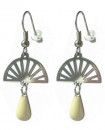 boucles oreilles éventail argenté et goutte beige inspiration art déco légères
