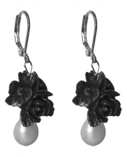 boucles d oreilles fleurs noires et perles blanches nacrées - dormeuses