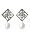 Boucles d'oreilles dentelle argentée et perle nacrée blanche