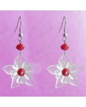 boucles d'oreilles pendantes fleurs blanche et rouge