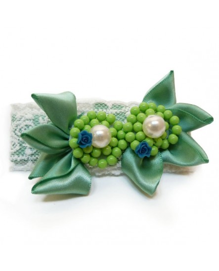 Perles et satin Vert sur dentelle blanche ( Barrette )
